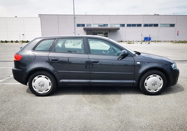 Audi A3 cena 21900 przebieg: 209000, rok produkcji 2008 z Miechów małe 301